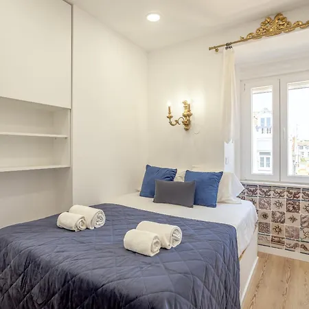 Bairro Alto Stylish Ii By Homing *